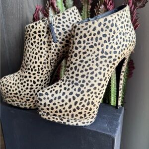 Giuseppe Zanotti Tan and Black Heeled Boots